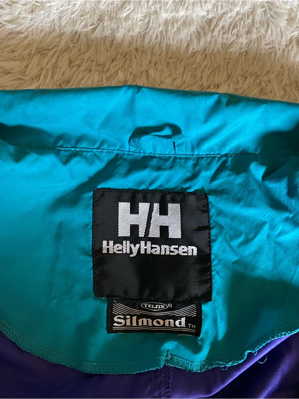 Helly Hansen Unisex Purple Windbreaker Jacket with Teal Lining - Picture 2 of 4